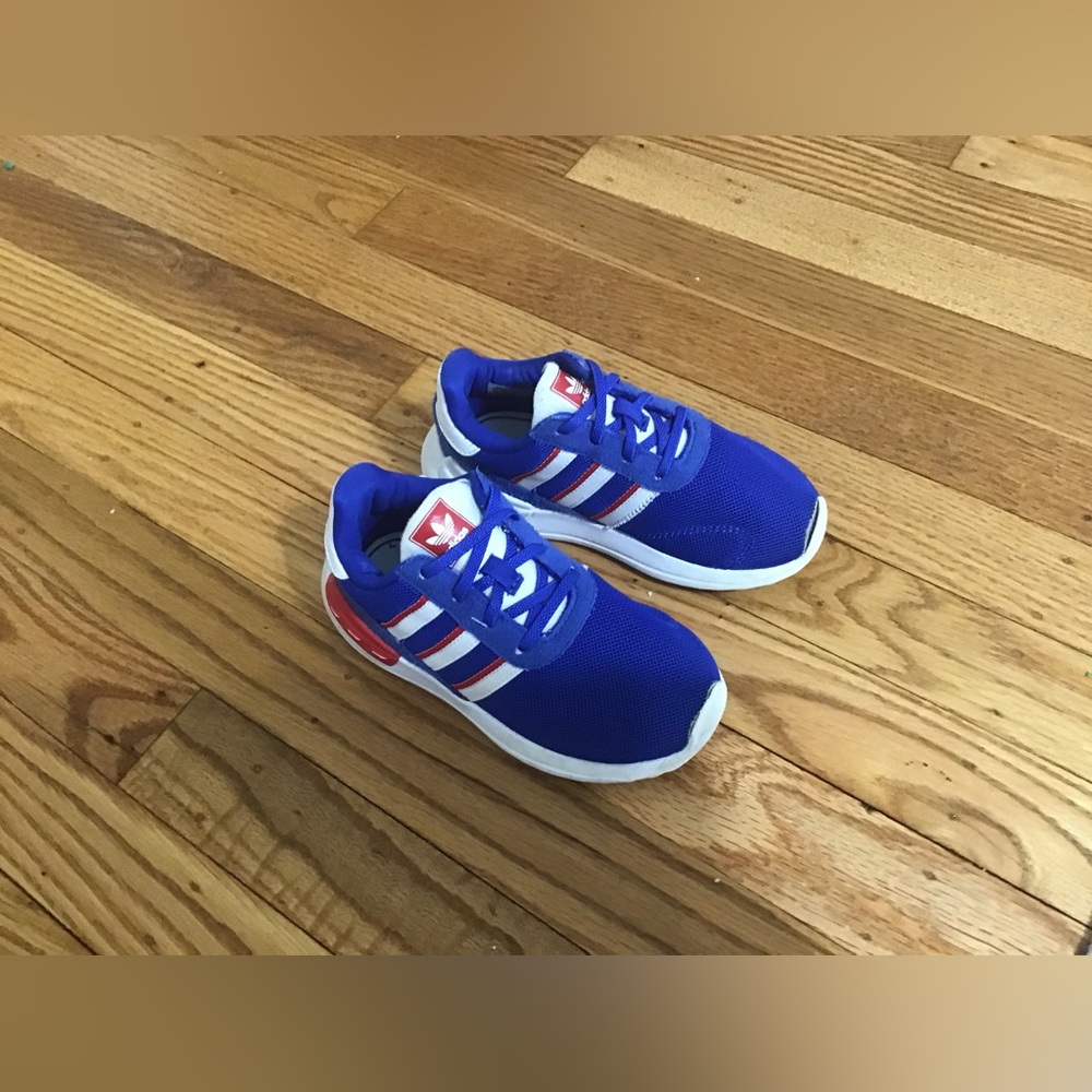 Adidas toddlers sneaker